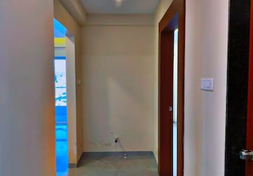 Building Lobby in 3 BHK Apartment at New Manish Nagar – for Rent