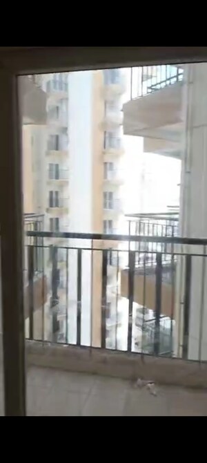 Staircase in 3 BHK Apartment at Amrapali Terrace Homes, Tech Zone 4 Greater Noida – for Rent