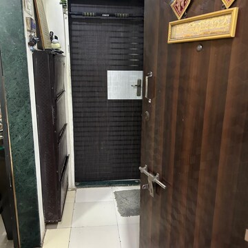 Bathroom in 3 BHK Apartment at Ajanta Apartments Santacruz West, Tps Iii – for Sale