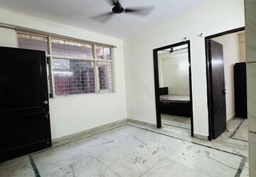 Room in 2 BHK Builder Floor at Ignou Road – for Rent