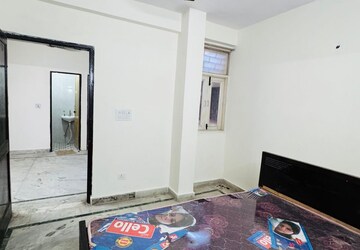Room in 2 BHK Builder Floor at Ignou Road – for Rent