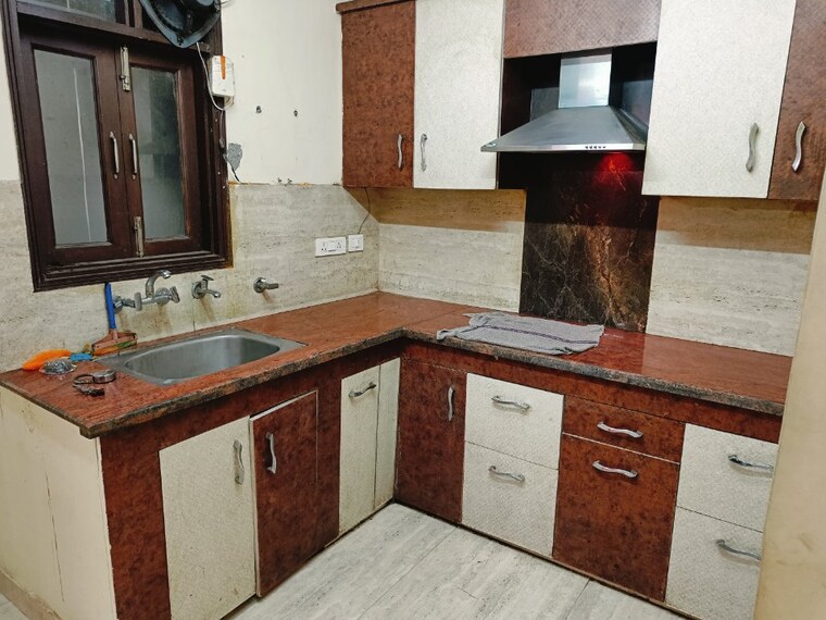 Kitchen, govindpuri 3 Bedroom 1000 Sq.Ft. Builder Floor In Govindpuri Delhi 9347248