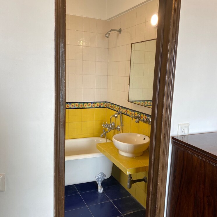 Bathroom, shivalaya-chs-worli 3 Bedroom 1105 Sq.Ft. Apartment In Upper Worli Mumbai 9347298