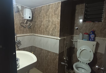 Bathroom in 1 RK Apartment at Bindra Complex, Andheri East – for Rent
