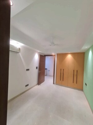 Master Bedroom in 3 BHK Builder Floor at Chittaranjan Park – for Rent