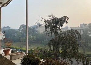 Master Bedroom in 3 BHK Apartment at DLF Regency Park II, Sector 27 – for Sale