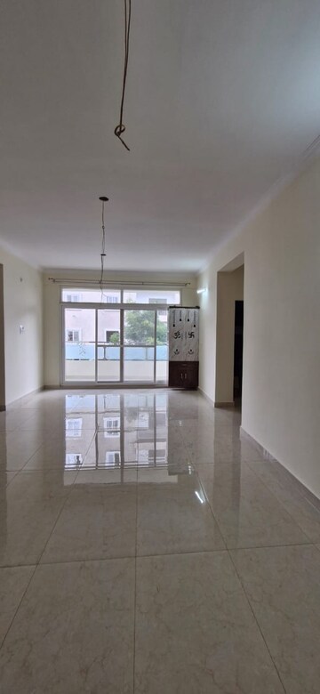 Room in 3 BHK Builder Floor at Kondapur – for Rent