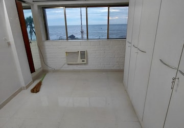 Bedroom in 3.5 BHK Apartment at New Ocean View, Andheri West – for Rent