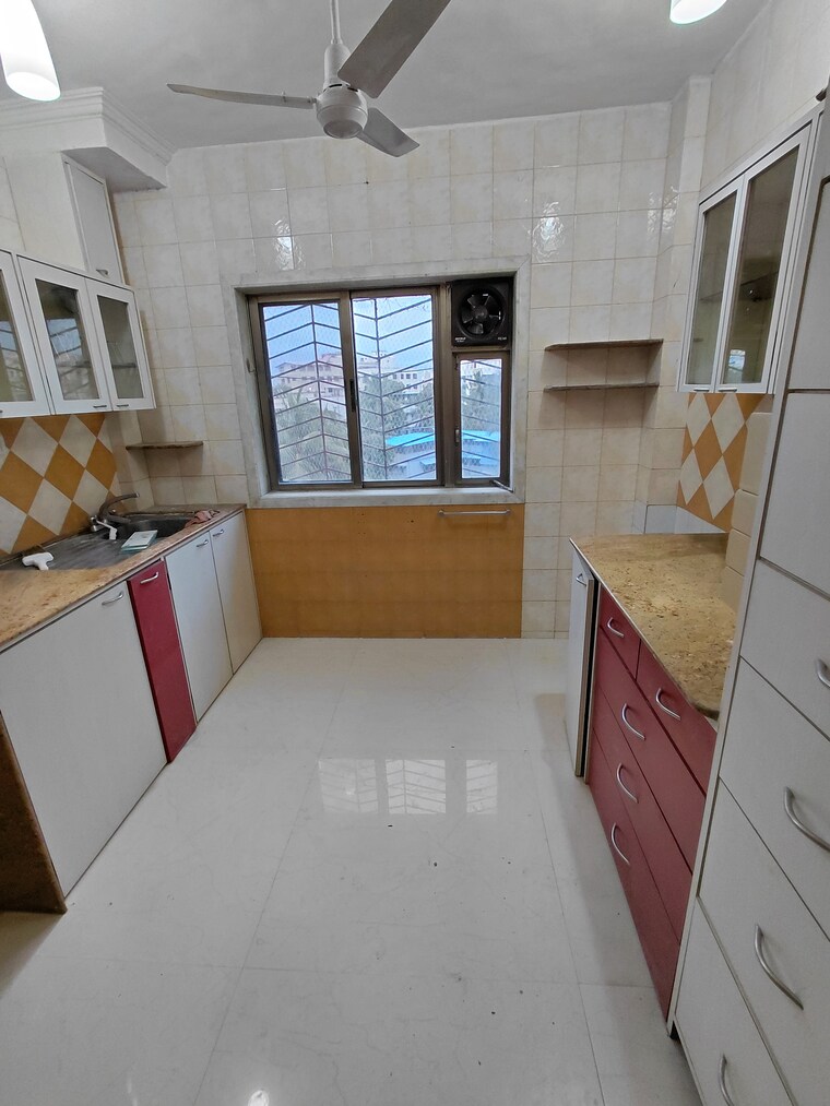Kitchen, new-ocean-view 3.5 Bedroom 1500 Sq.Ft. Apartment In Andheri West Mumbai 9347365
