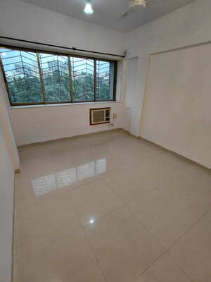 Bedroom in 3.5 BHK Apartment at New Ocean View, Andheri West – for Rent