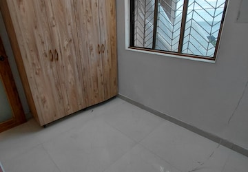 Room in 3.5 BHK Apartment at New Ocean View, Andheri West – for Rent