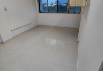 Bedroom in 3.5 BHK Apartment at New Ocean View, Andheri West – for Rent