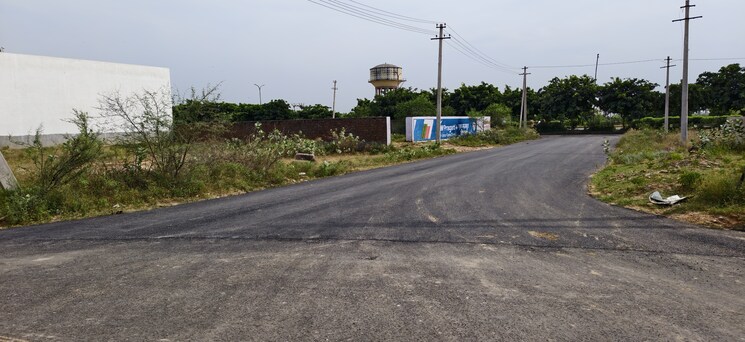 Garden, jagatpura  288 Sq.Yd. Plot In Jagatpura Jaipur 9347370