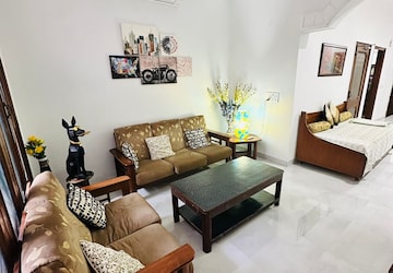 Living Room in 3.5 BHK Independent House at Sector 55 – for Rent