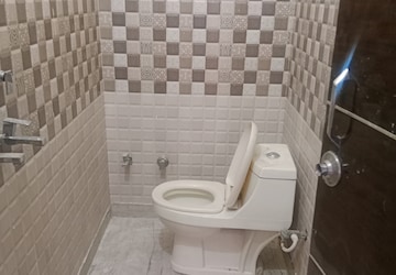 Bathroom in 2 BHK Builder Floor at Sector 13 – for Rent