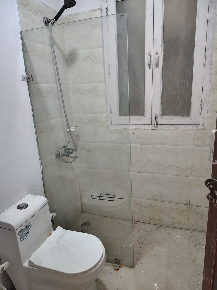 Bathroom, sector 56 3.5 Bedroom 1810 Sq.Ft. Independent House In Sector 56 Noida 9347389