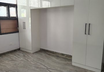 Room in 3.5 BHK Independent House at Sector 56 – for Rent
