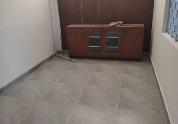 Room in 3.5 BHK Independent House at Sector 56 – for Rent