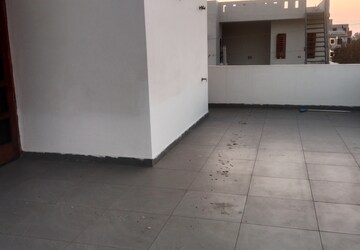 1 BHK Builder Floor at Sector 18 – for Rent