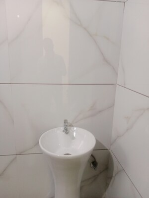 Bathroom in 1 BHK Builder Floor at Sector 18 – for Rent