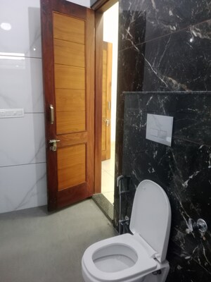Bathroom in 1 BHK Builder Floor at Sector 18 – for Rent
