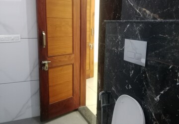 Bathroom in 1 BHK Builder Floor at Sector 18 – for Rent