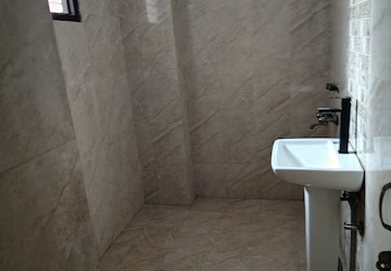 Attached Bathroom in 3.5 BHK Independent House at Sector 56 – for Rent