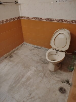 Bathroom in 2.5 BHK Independent House at Sector 55 – for Rent