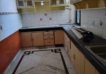Kitchen in 2.5 BHK Independent House at Sector 55 – for Rent