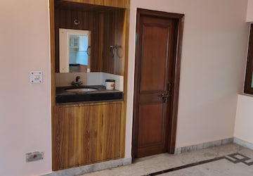 Furnished Amenities in 2.5 BHK Independent House at Sector 55 – for Rent