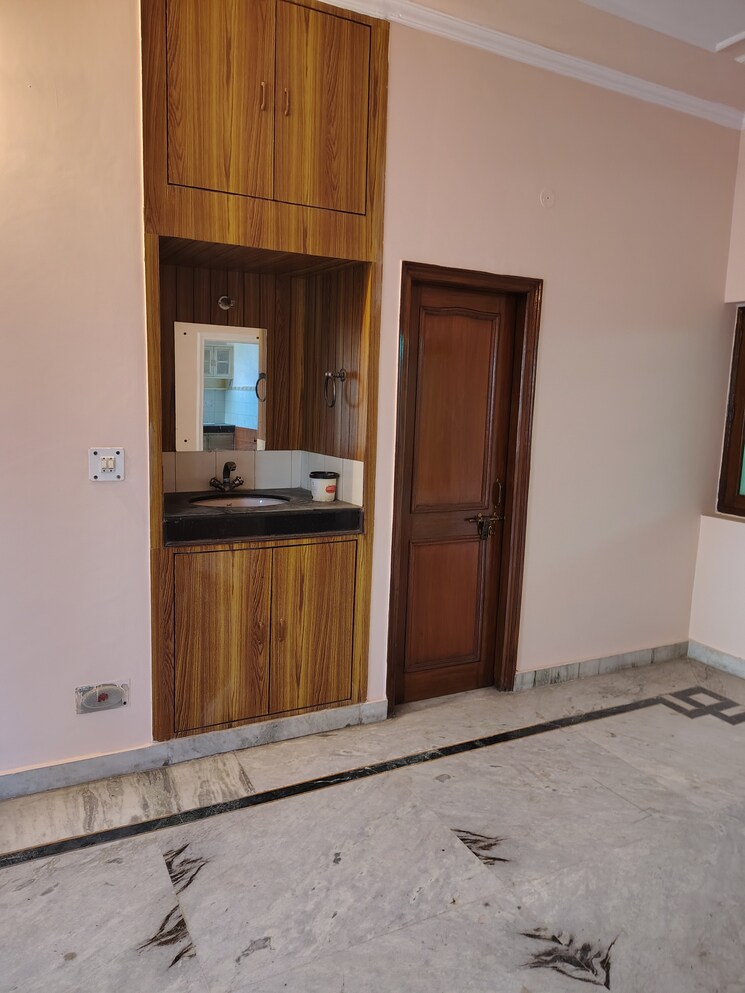 undefined, sector 55 2.5 Bedroom 1610 Sq.Ft. Independent House In Sector 55 Noida 9347403