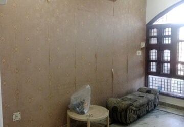 Living Room in 2.5 BHK Builder Floor at Sector 13 – for Rent