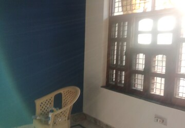 Living Room in 2.5 BHK Builder Floor at Sector 13 – for Rent