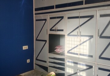 Room in 2.5 BHK Builder Floor at Sector 13 – for Rent