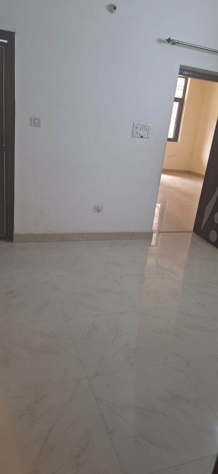 Room, rwa-apartments-sector-12 1.5 Bedroom 650 Sq.Ft. Builder Floor In Sector 12 Noida 9347407