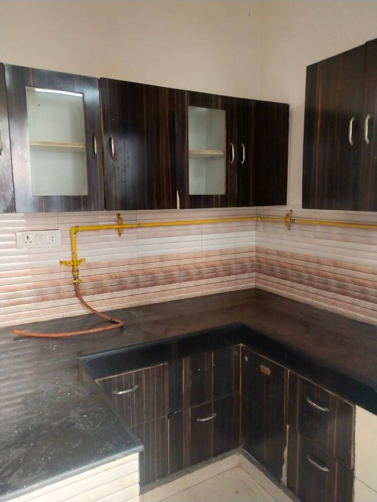 Kitchen, rwa-apartments-sector-12 1.5 Bedroom 650 Sq.Ft. Builder Floor In Sector 12 Noida 9347407