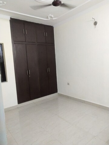 Room in 1 BHK Builder Floor at RWA Apartments Sector 41, Sector 41 – for Rent