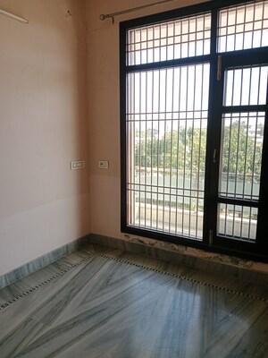 3 BHK Builder Floor For Rent in Sector 18