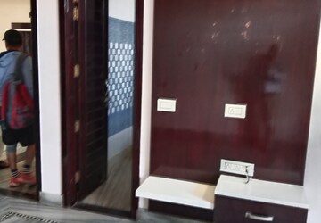 Bedroom in 3 BHK Builder Floor at Sector 18 – for Rent
