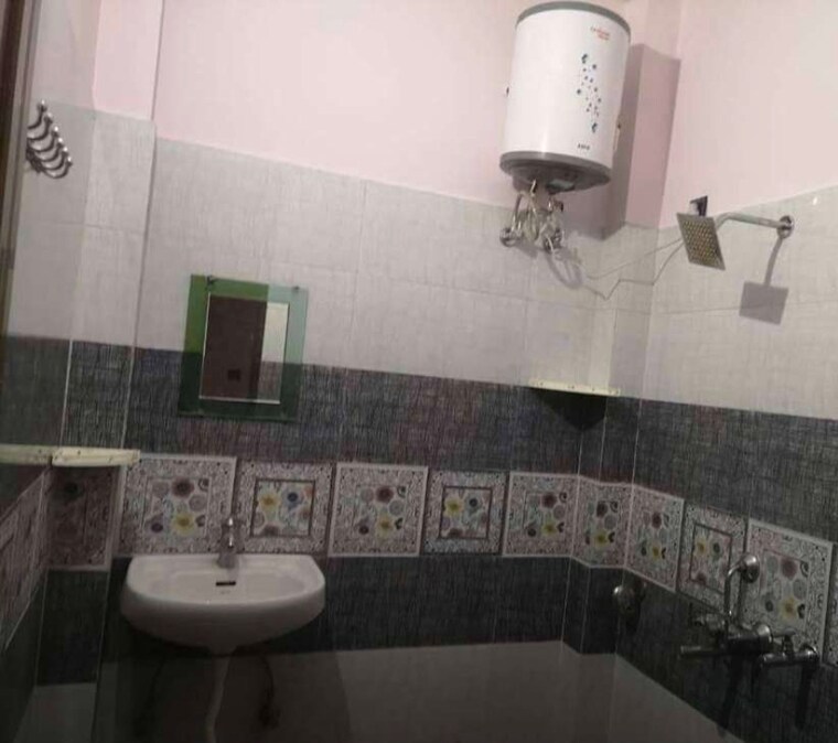 Master Bedroom, gomti nagar 2 Bedroom 1300 Sq.Ft. Independent House In Gomti Nagar Lucknow 9347415