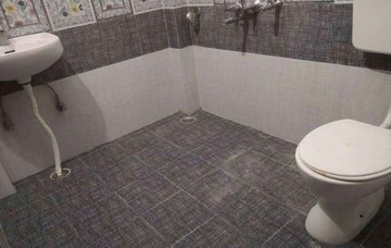 Bathroom in 2 BHK Independent House at Gomti Nagar – for Rent