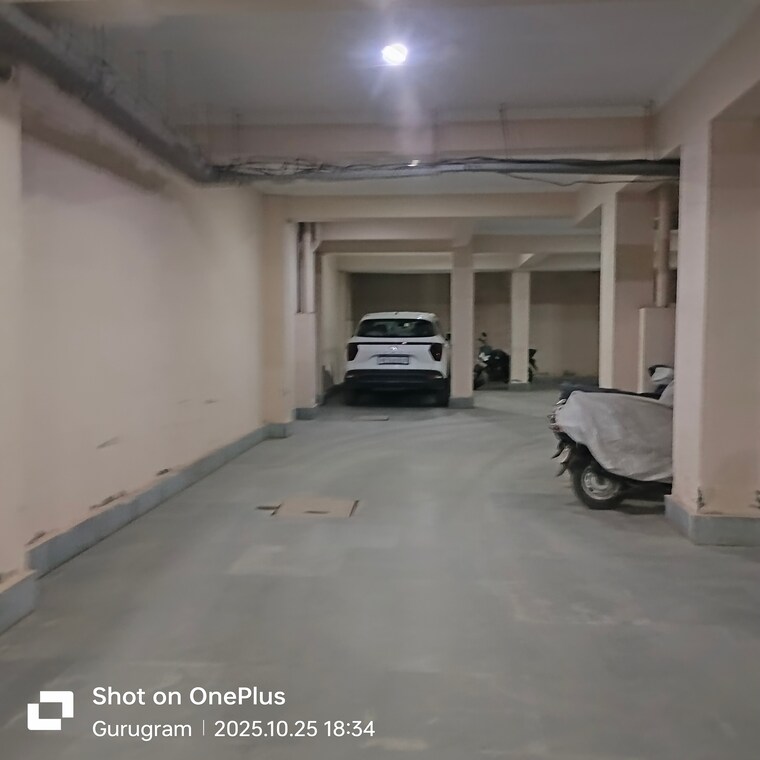  Parking, sector 30 3 Bedroom 1700 Sq.Ft. Builder Floor In Sector 30 Gurgaon 9347417