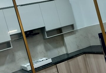 Staircase in 3 BHK Builder Floor at Unitech South City II, Sector 50 – for Rent