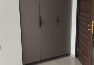 Room in 3 BHK Builder Floor at Unitech South City II, Sector 50 – for Rent