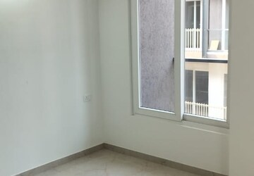 Room in 3 BHK Builder Floor at Unitech South City II, Sector 50 – for Rent