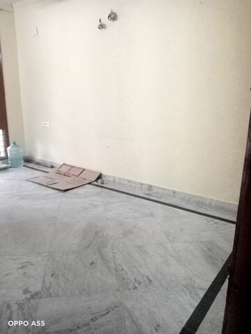 Room in 2 BHK Builder Floor at Sector 15 – for Rent