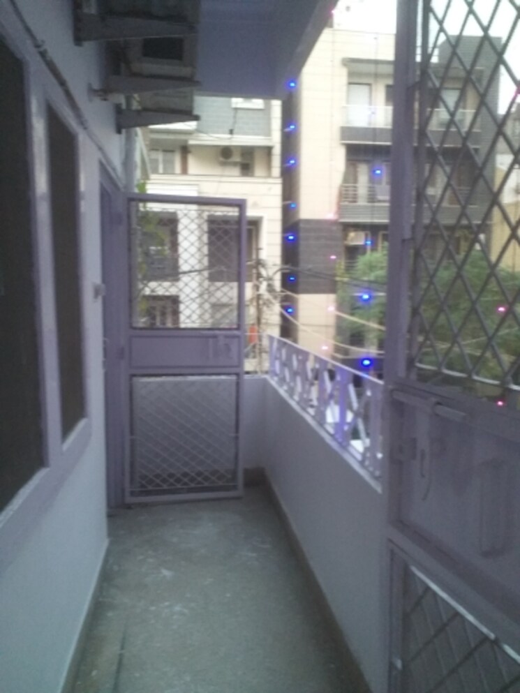 Balcony, east patel nagar 1 RK 350 Sq.Ft. Builder Floor In East Patel Nagar Delhi 9347437