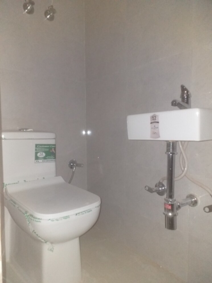 Bathroom, east patel nagar 1 RK 350 Sq.Ft. Builder Floor In East Patel Nagar Delhi 9347437