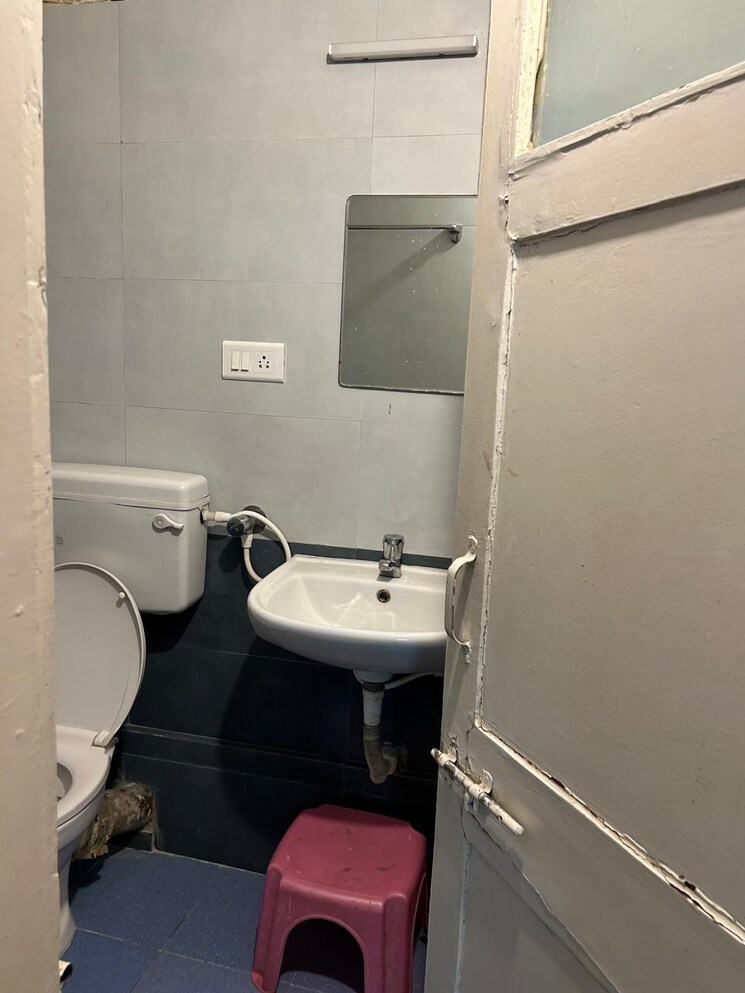 Team Area, koregaon park 2 Bedroom 1200 Sq.Ft. Apartment In Koregaon Park Pune 9347469