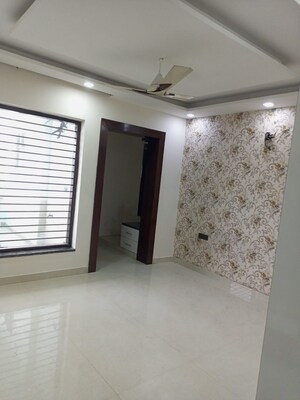 1 RK Builder Floor For Rent in Sector 16